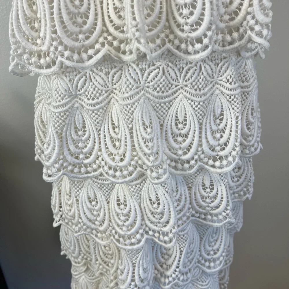 SOLD White Lace Tiered Vintage Dress w/ Pearl Brooch - Picture 7 of 8